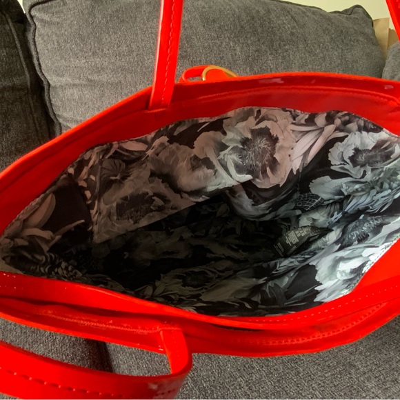 Ted Baker London Red Orange Tote Bag with Gold Bow patent leather trim - Picture 3 of 4